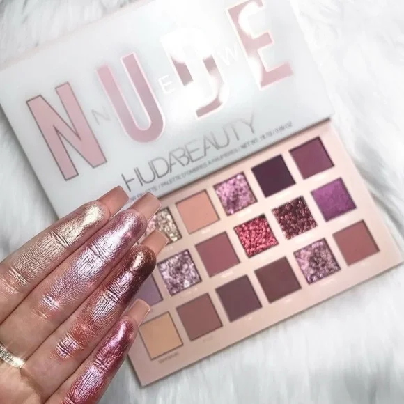 HUDA BEAUTY Nude Eyeshadow Palette with Pink and Gold Shades - Picture 12 of 14